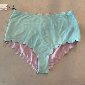 MARYSIA
Santa Monica reversible scalloped bikini briefs, new with tags, size XL